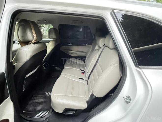 Kia Sorento-13