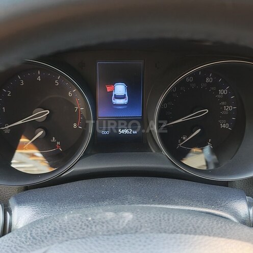 Toyota C-HR-4