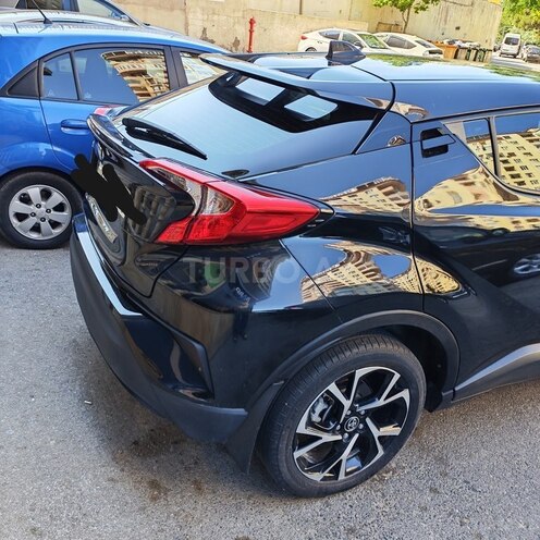 Toyota C-HR-12