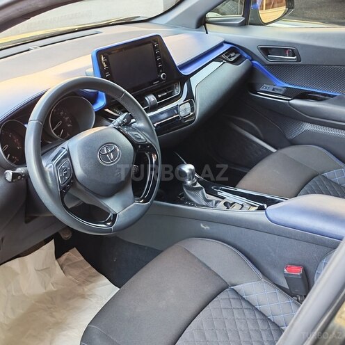 Toyota C-HR-3