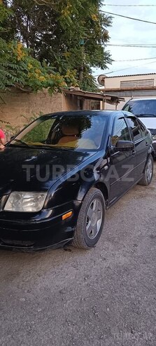 Volkswagen Jetta-1