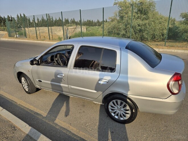 Renault Symbol-5