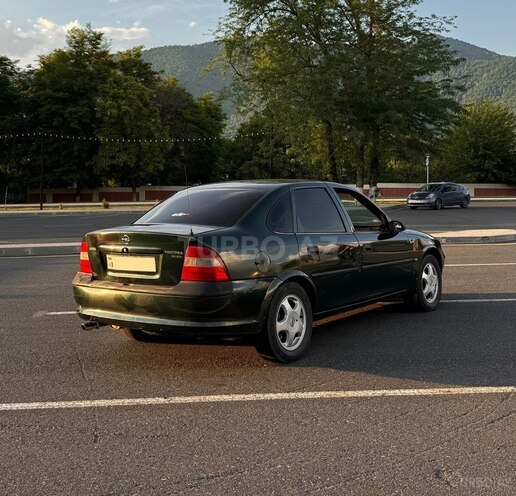 Opel Vectra-3