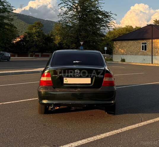 Opel Vectra-4