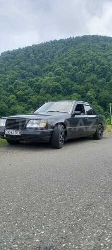 Mercedes 250 D-1