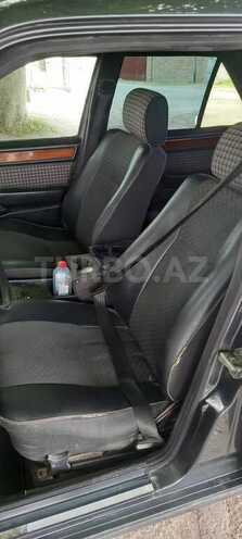 Mercedes 250 D-14