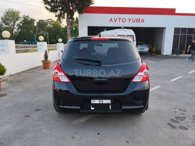 Nissan Tiida-2