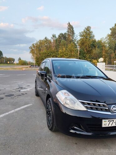 Nissan Tiida-4