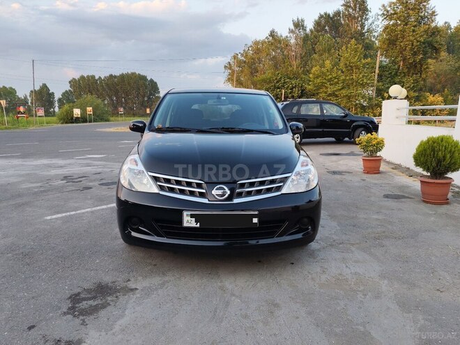 Nissan Tiida-1