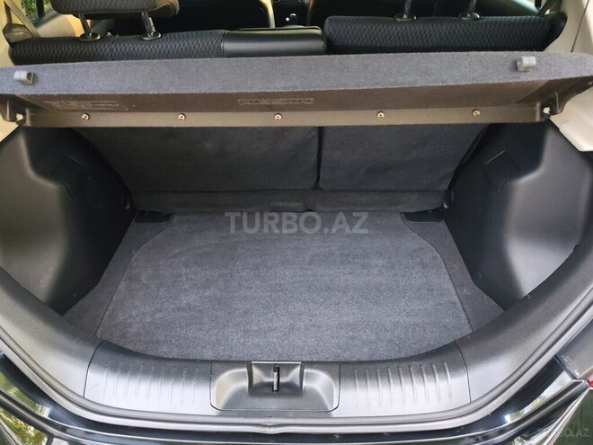 Nissan Tiida-12