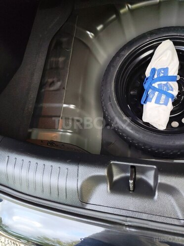 Nissan Tiida-13