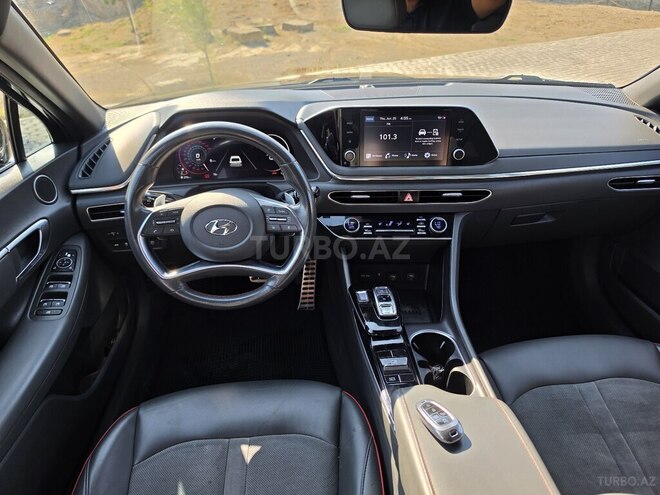 Hyundai Sonata-17