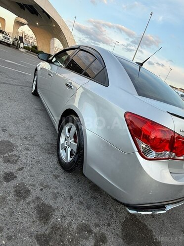 Chevrolet Cruze-11