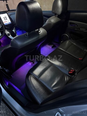 Chevrolet Cruze-16