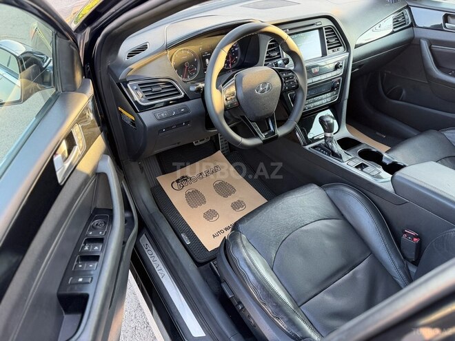 Hyundai Sonata-11