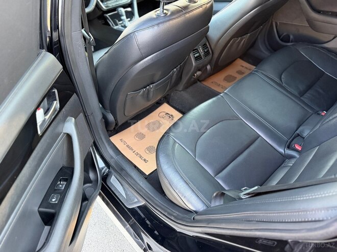 Hyundai Sonata-13