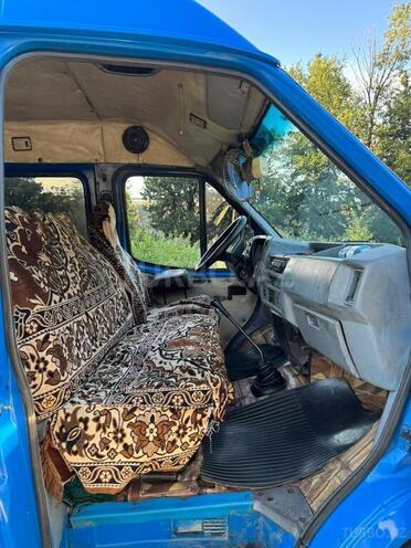 Ford Transit-6