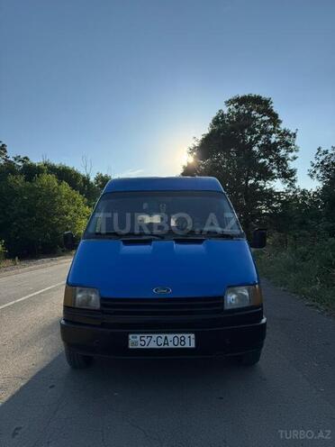 Ford Transit-1