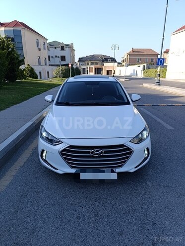 Hyundai Elantra-1