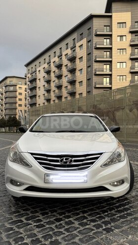 Hyundai Sonata-1