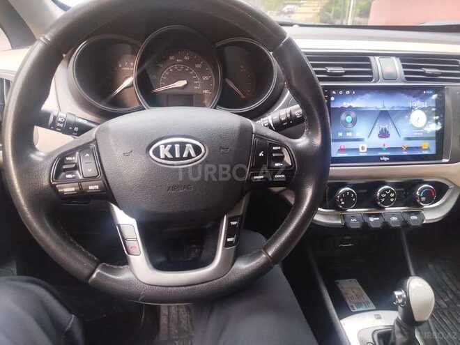 Kia Rio-13