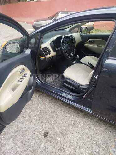 Kia Rio-16