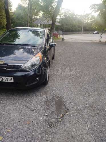 Kia Rio-5
