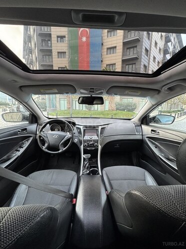 Hyundai Sonata-5