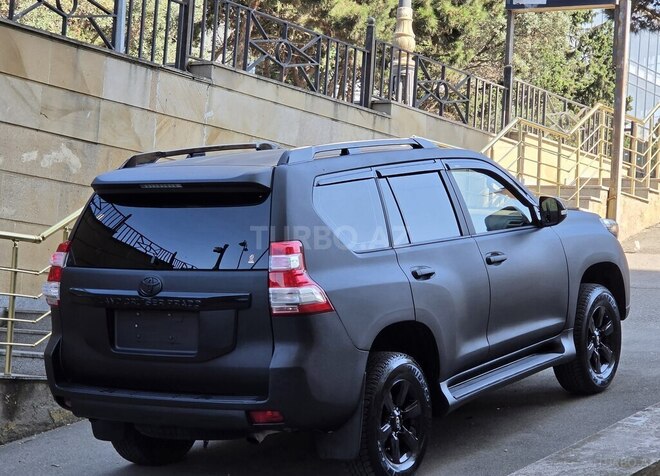 Toyota Land Cruiser Prado-13