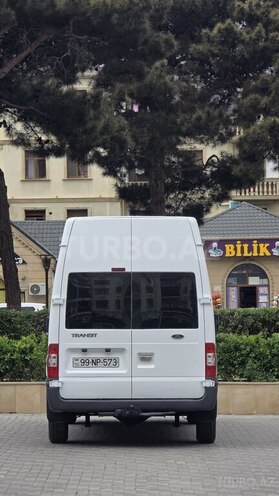 Ford Transit-5
