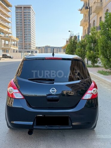 Nissan Tiida-6