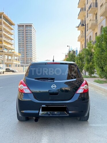 Nissan Tiida-5