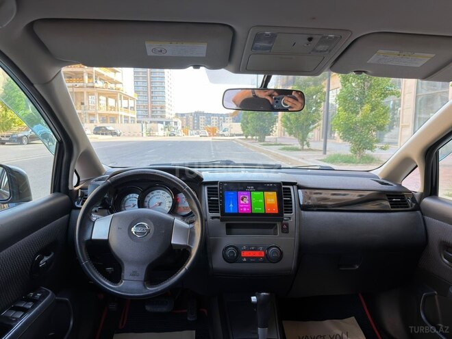 Nissan Tiida-10