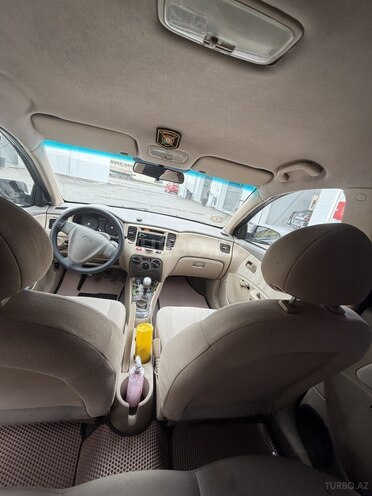 Kia Rio-10