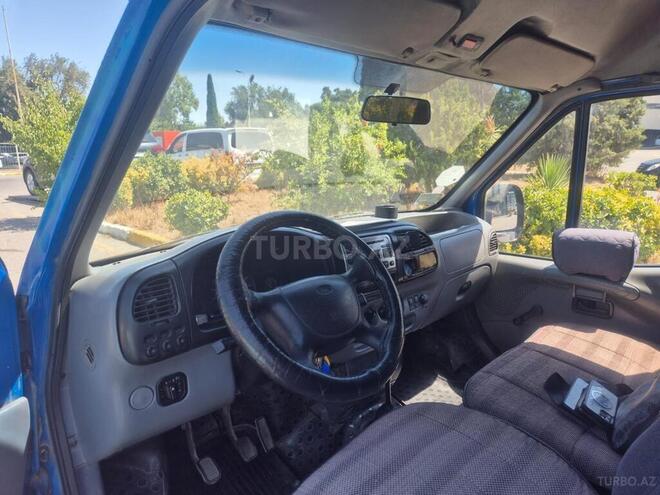 Ford Transit-5