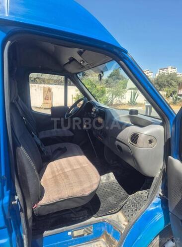 Ford Transit-6