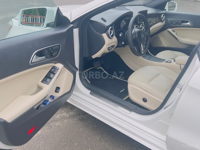 Mercedes CLA 250 4MATIC-12