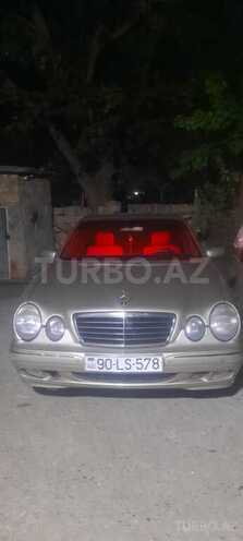 Mercedes E 220-1