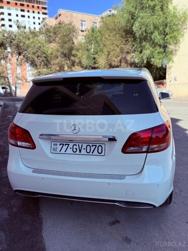 Mercedes B 180-2