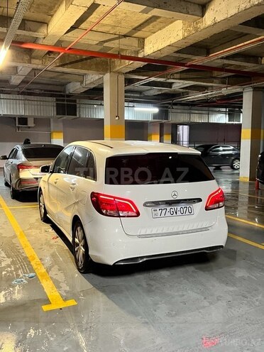 Mercedes B 180-5