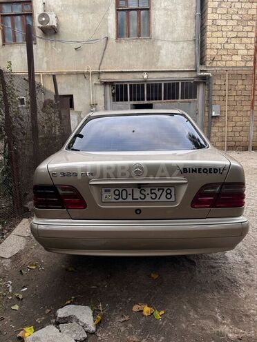 Mercedes E 220-14