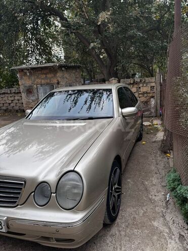 Mercedes E 220-9