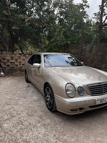 Mercedes E 220-6