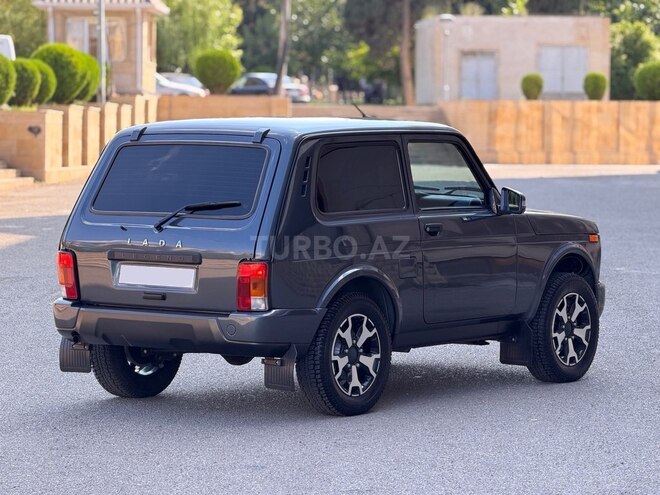 LADA (VAZ) Niva-8