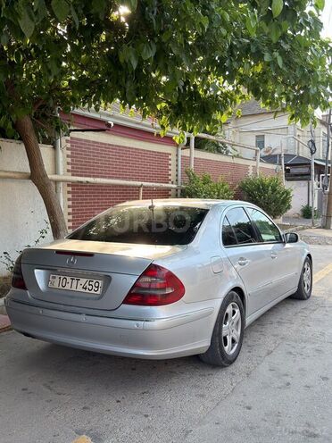 Mercedes E 200-4