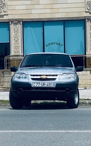 Chevrolet Niva-1