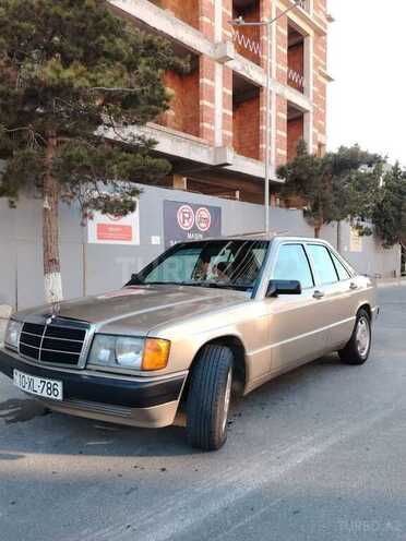 Mercedes 190-4