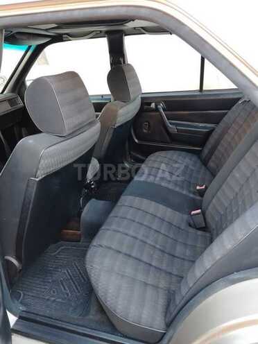 Mercedes 190-8