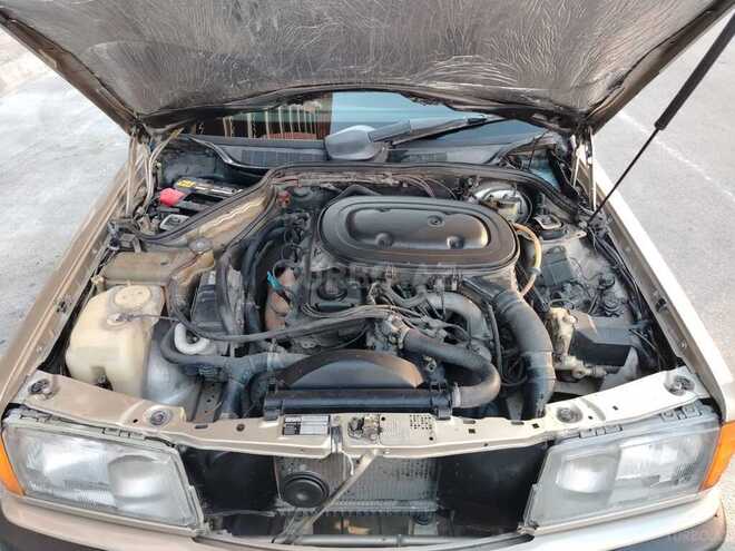 Mercedes 190-9