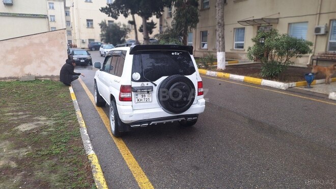 Mitsubishi Pajero io-4